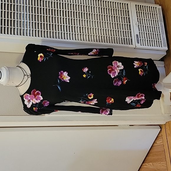Old Navy Dresses & Skirts - Floral Print